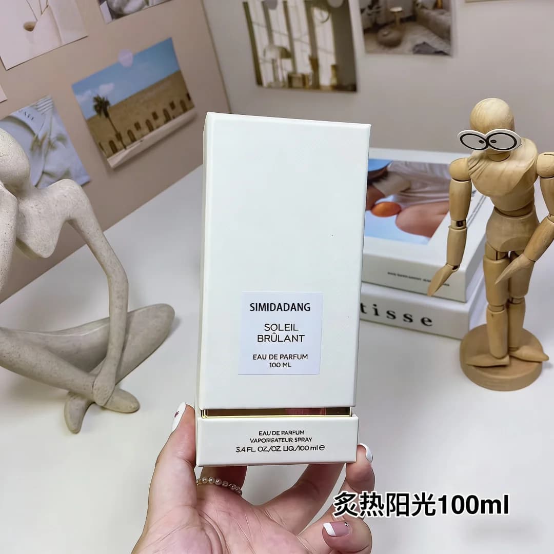 100ml Premium Woody Leather Unisex Eau de Parfum, Long Lasting Scent with Oud, Orange Blossom, Cherry, Rose & Vanilla — 100ml